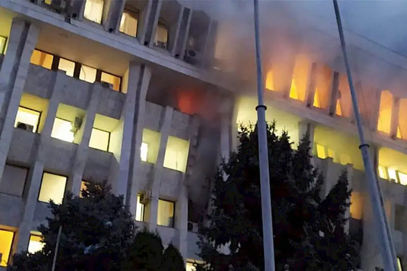 Бішкекте Ақ үйден шыққан өрт сөндірілді