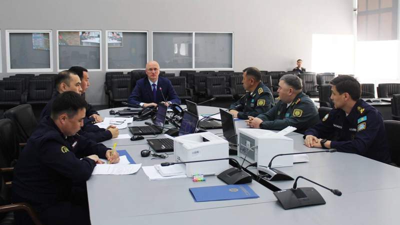 Роман Скляр Абай облысындағы табиғи өртті сөндіру бойынша ТЖМ базасында жедел республикалық штаб отырысын өткізді