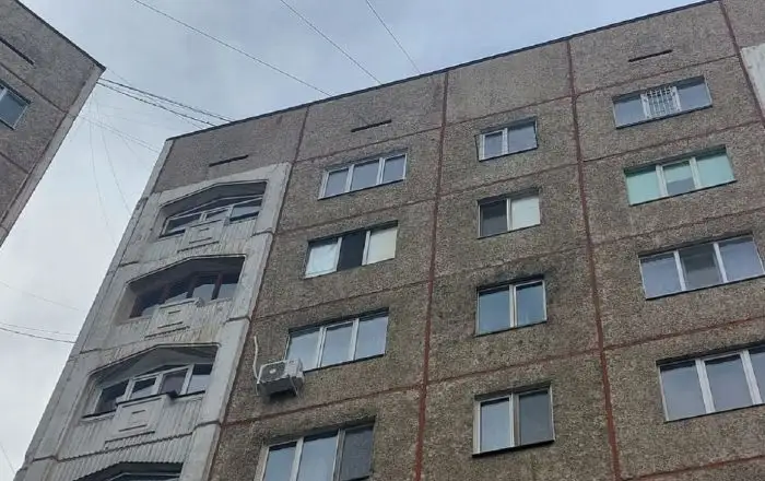 Алматыдағы қайғылы оқиға: Алдымен балаларын лақтырды, артынан анасы секірді 