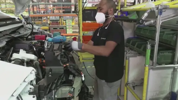 Renault компаниясы әлем бойынша 15 мың жұмыс орнын қысқарпақ 