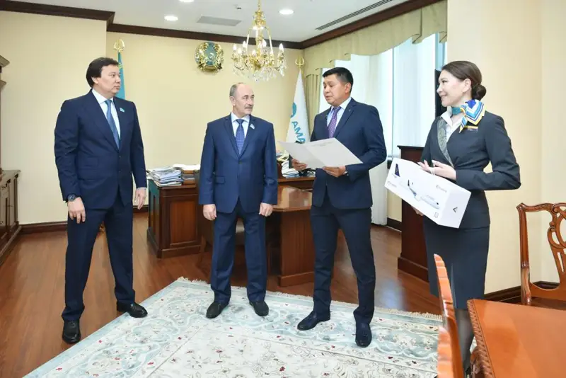 «Air Astana» Мәжіліс депутатына ұшақта адам өмірін құтқарғаны үшін алғыс білдірді