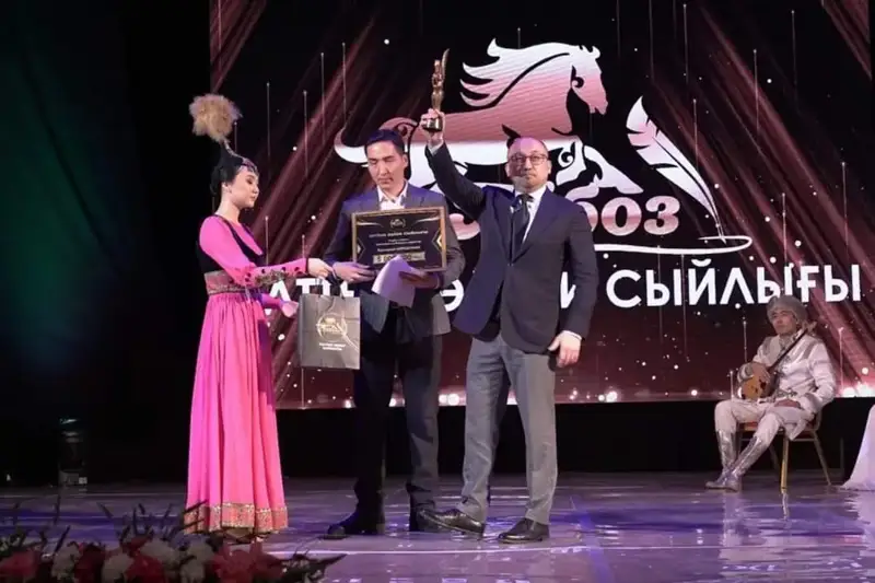 «Айбоз» әдеби сыйлығы туралы: Бізде өзіне келгенде тәртіпке қол сілтей салады, басқаға келгенде «тәртіп сақтау керек» – Министр 