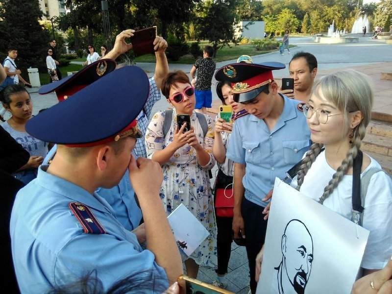 Арон Атабектің қызы: Әкем 1980 жылы қалай өлетінін білген