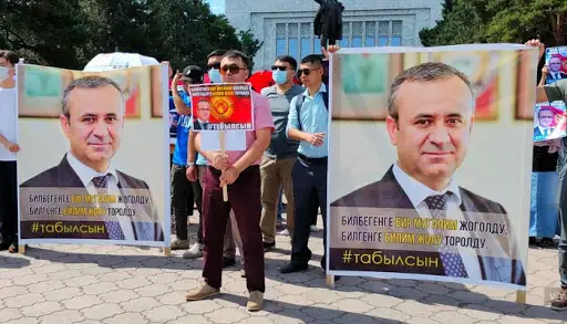 «Бұл – Қырғызстан президентіне, еліне, үкіметіне түкіргендік!». Депутаттар күштік құрылымдарын сынға алды