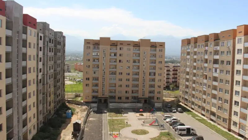 Алматы: Көпқабатты үйде өртке қарсы гидрант жарылған