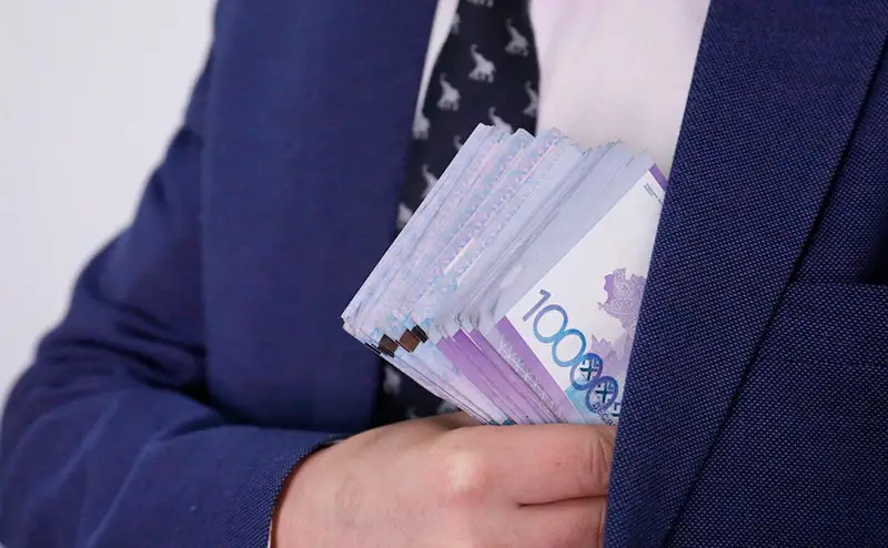 Дәрігерлердің үстемақысын иеленіп келген аурухана басшылығы сотталды