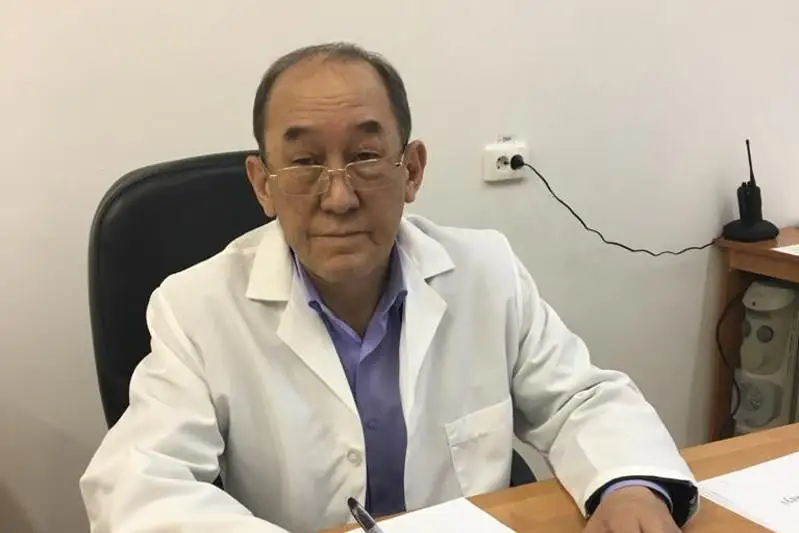 «Алдымен жануарларға, содан кейін өзімізге салдық». Вирусолог отандық екпенің жайын айтты