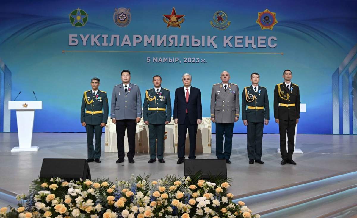 Мемлекет басшысы бірқатар әскери қызметшіні марапаттады