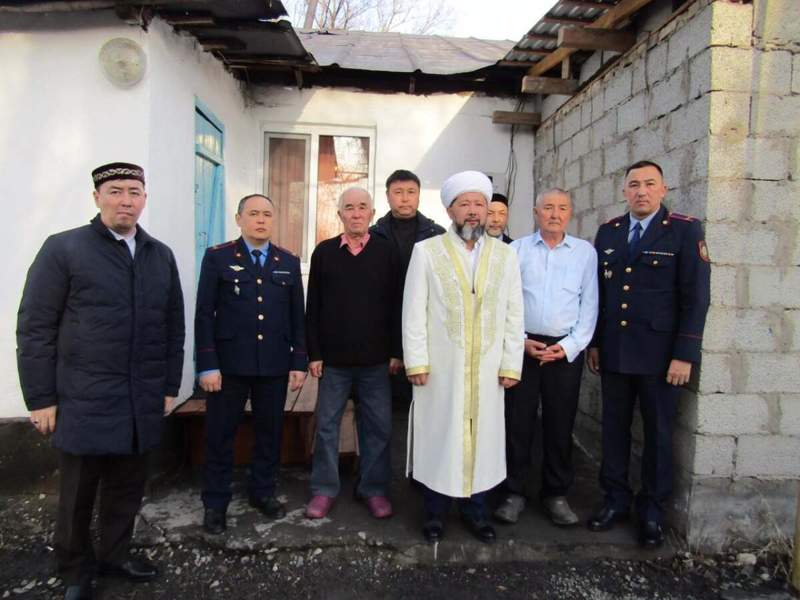 Бас мүфти қаңтар оқиғасында қаза тапқан Ержановтың жақындарына көңіл айтты 