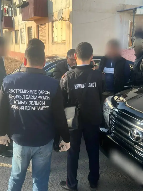 Атырауда Ресейден автокөлік контрабандасымен айналысқан деструктивті діни ағымдағы ер адам ұсталды