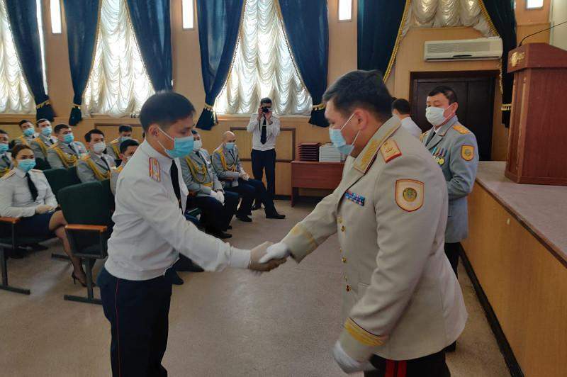 Үздік полицейлер марапатталды