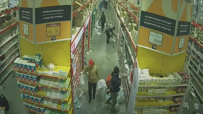 Апорттағы «Магнумды» тонау сәтінің видеосы тарады (видео)