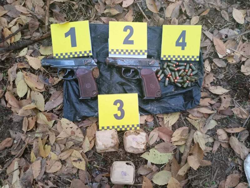 Талдықорғанда оқушылар зауыттың маңынан қару-жарақ пен оқ-дәрілер тапты