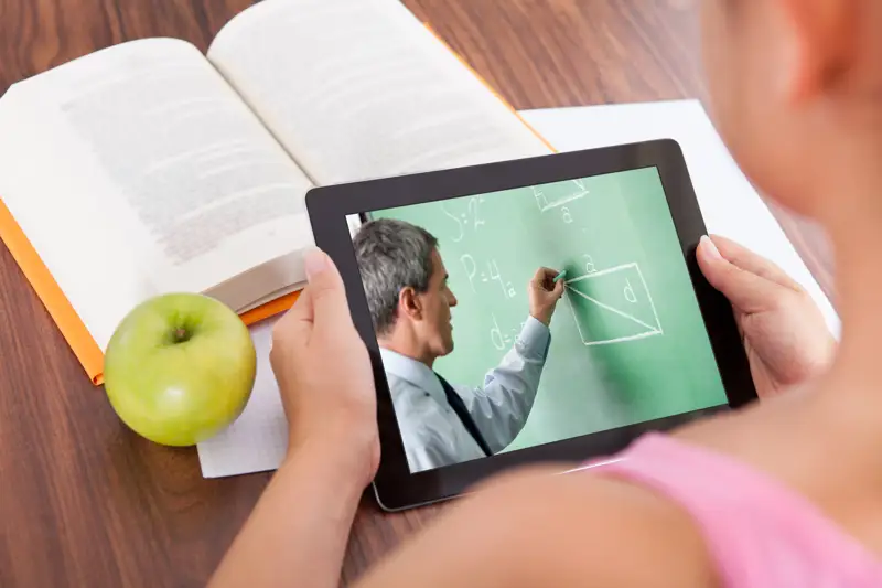 Тамыздан бастап елордада 10 мың мұғалім қашықтан оқытудың онлайн курсын оқиды 