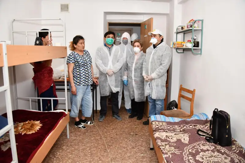 Қонақ үй мен жатақханада тұрып жатқан медицина қызметкерлерінің жағдайы тексерілді 