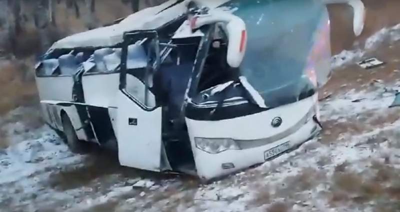 Перуде автобус жардан құлады