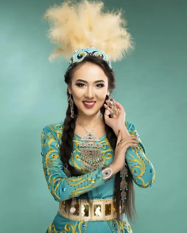 Қыз маған оның аяғын жалауға рұқсат берді