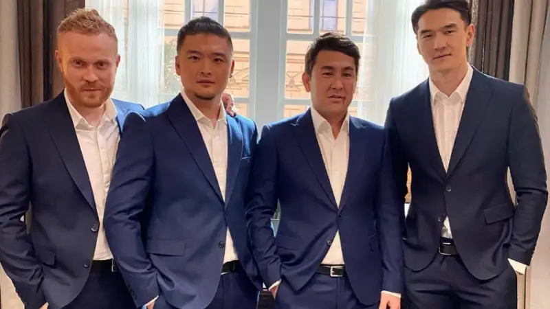 Азамат Мұсағалиев жаңа КВН "командасын" таныстырды 