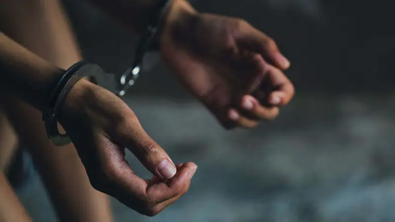 Түркістандық жігіт танысын ұрып-соғып, телефонын тартып алған  