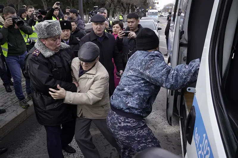 ЮНЕСКО митингілер кезінде журналистерді қорғауға арналған баяндама дайындап жатыр