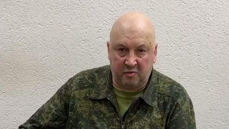 Ресейдің әскери генералы үндеу жасады: Әлі кеш болмай тұрғанда тоқтаңыздар!