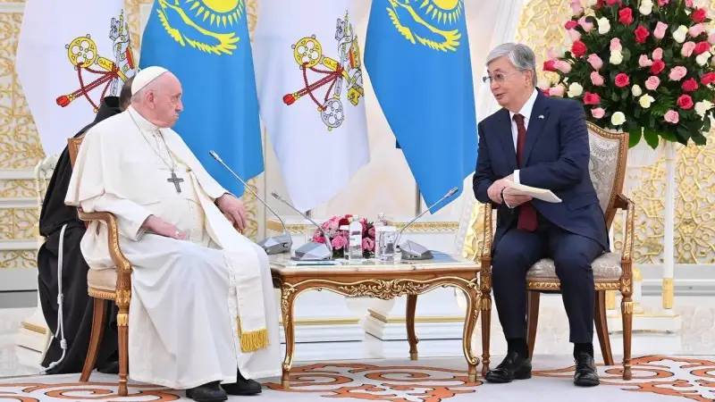 Тоқаев пен Рим Папасы екіжақты кездесу өткізді