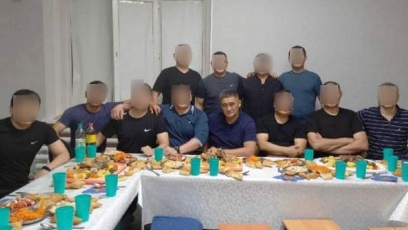 Мәулен Әшімбаев сотталған Күдебаевтың түрмедегі суретіне қатысты пікір білдірді