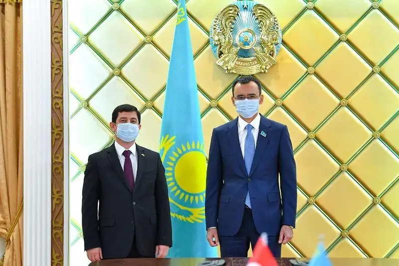 Мәулен Әшімбаев Түркияның Қазақстандағы елшісін қабылдады   