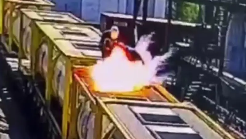 Екі адамды химиялық күйік шалды: Жамбыл фосфор зауытында жарылыс болды