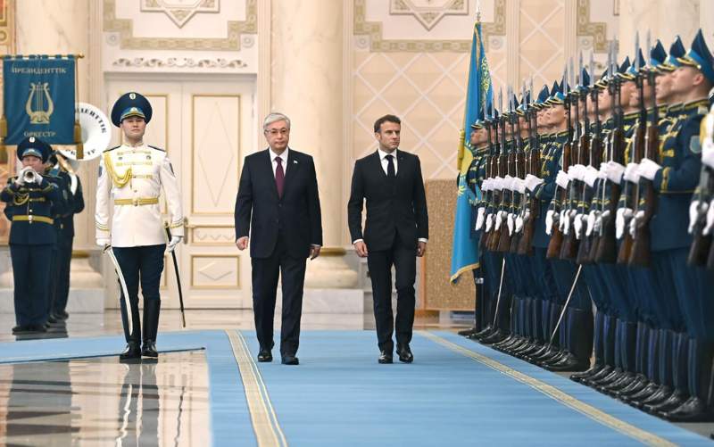 АЭС-тің астары: МАКРОН қазаққа НЕГЕ француз тілін үйретпек?
