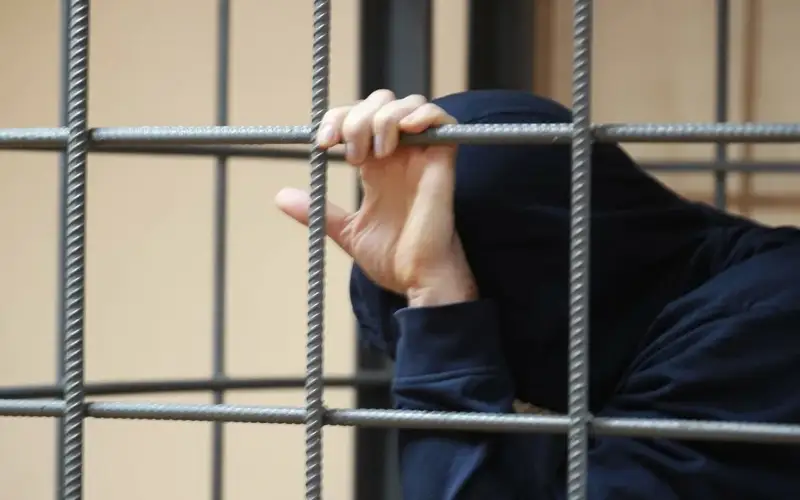Қарағанды облысында ер адам 5 жасар баланы тонап кеткен