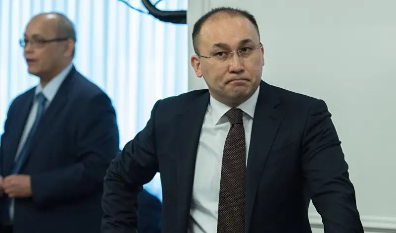 Индияның киносын көрмей-ақ қойыңыз: Абаев ақ жаулықты әжеге шүйліге жауап берді (видео)