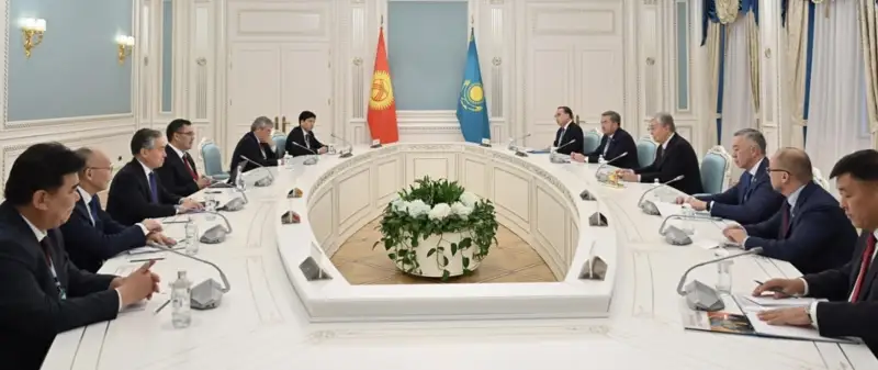 Тоқаев Қырғызстан Президенті Садыр Жапаровпен кездесті