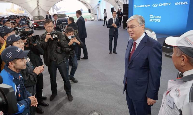 Тоқаев Алматы қаласының тұрғындарымен кездесті