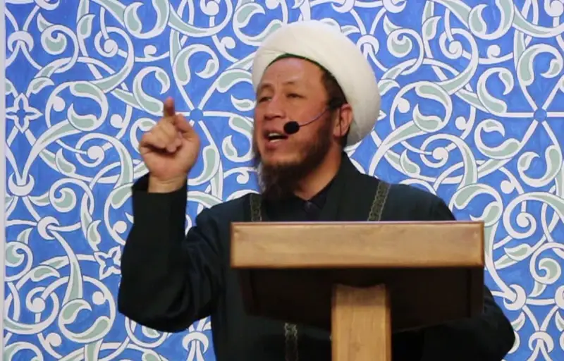 Имам: Әйелдердің етегі қысқарғаннан ет бағасы қымбаттап кетті