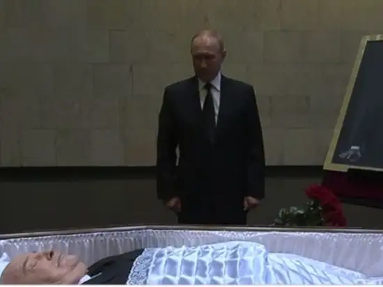 Жерлеу рәсіміне қатыса алмайды: Путин Горбочевпен қоштасты