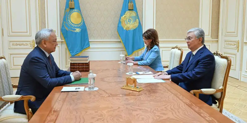 Тоқаев Жазушылар одағының төрағасы Мереке Құлкеновті қабылдады