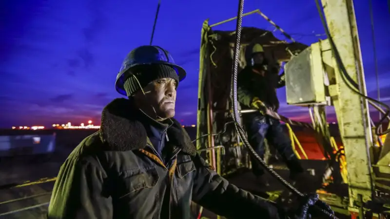 Шикізаттың жоғалған 1 пайызы: Мұнай саласы НЕГЕ қазақыланбай келеді?