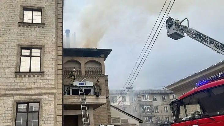 Алматыда Розыбакиев көшесіндегі дәмхана өртенді