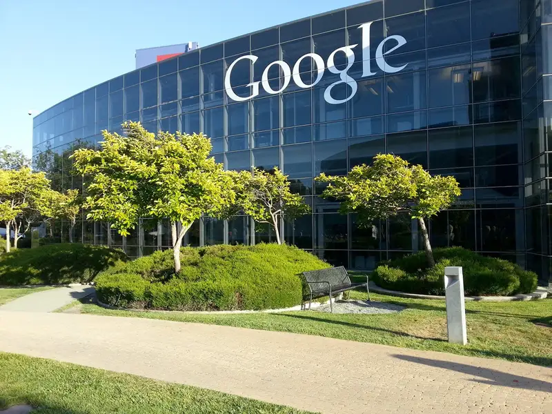 Google қашықтан жұмыс істейтіндердің жалақысын қысқартпақ