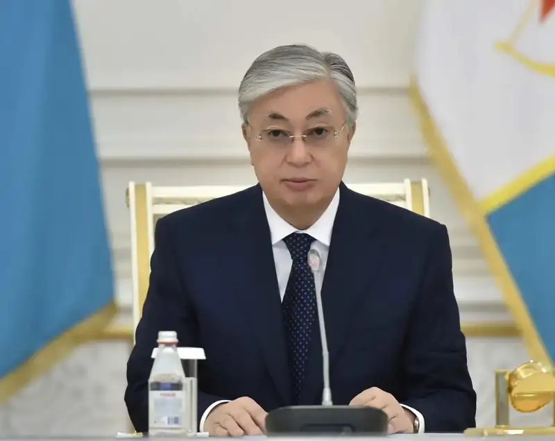 Тоқаев: Орыс тілін қазақ тілімен қатар меңгеру керек