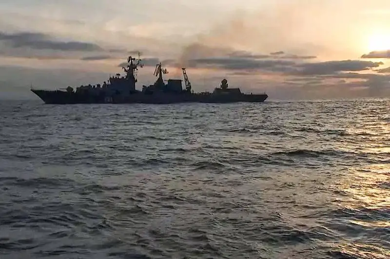 Ресейдің Қара теңіздегі «Москва» крейсері суға батып кетті