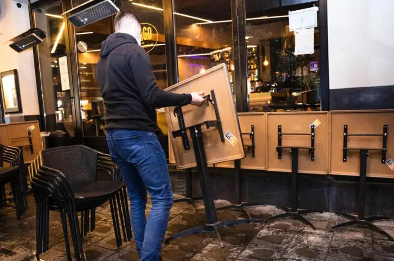 Брюссельде Covid-19 салдарынан барлар қайта жабылды