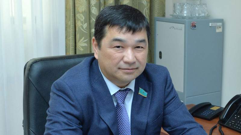 Ресейдің басқыншылығы мен Путинді қолдаған депутат партиядан шығарылды