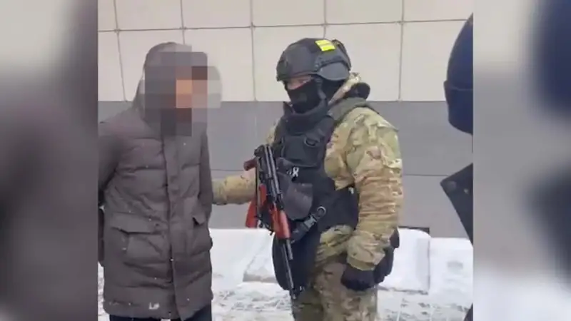 Апта сайын 300 мың теңге талап еткен: Жамбыл облысында ер адамды бопсалаған күдіктілер ұсталды 