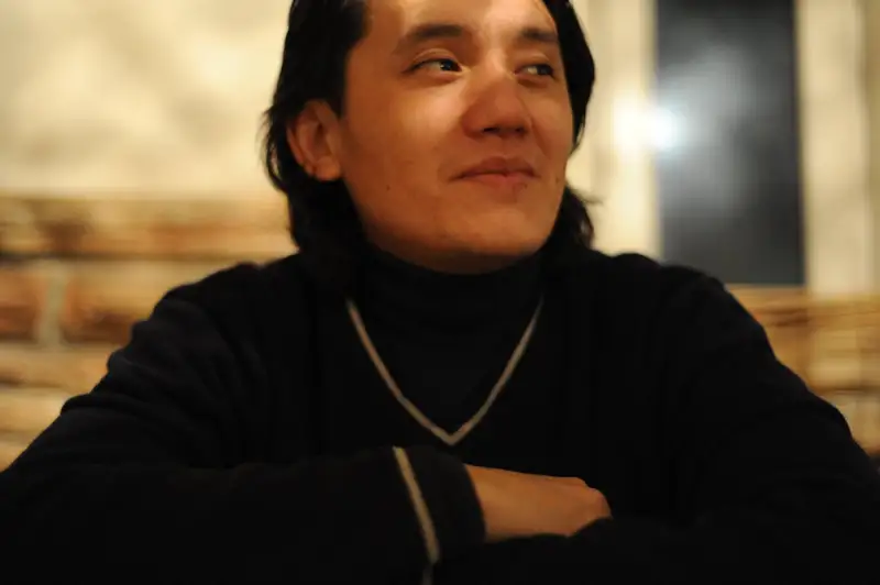 Айғырды сидірген Айбек әнші