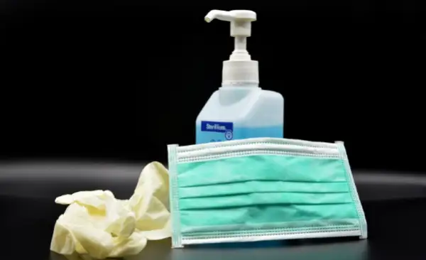 Қазақстанда күніне 700 мыңнан астам маска шығарылады