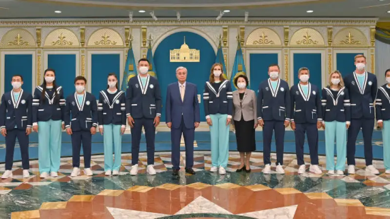 Тоқаев Олимпиадаға қатысатын Қазақстан құрамасымен кездесті