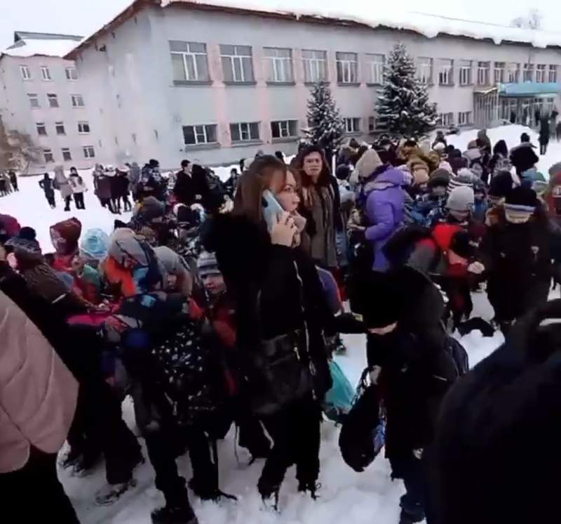 Өскемендегі мектептердің бірінде жарылғыш құрылғы қойылғаны туралы хабарлама келіп түсті