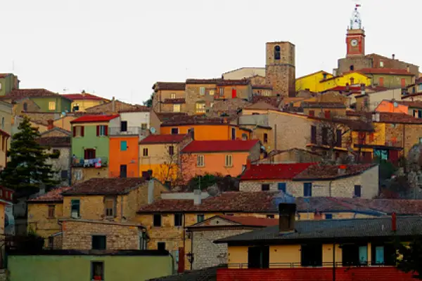 Италияда үйлер 1 еуродан сатылып жатыр ма?